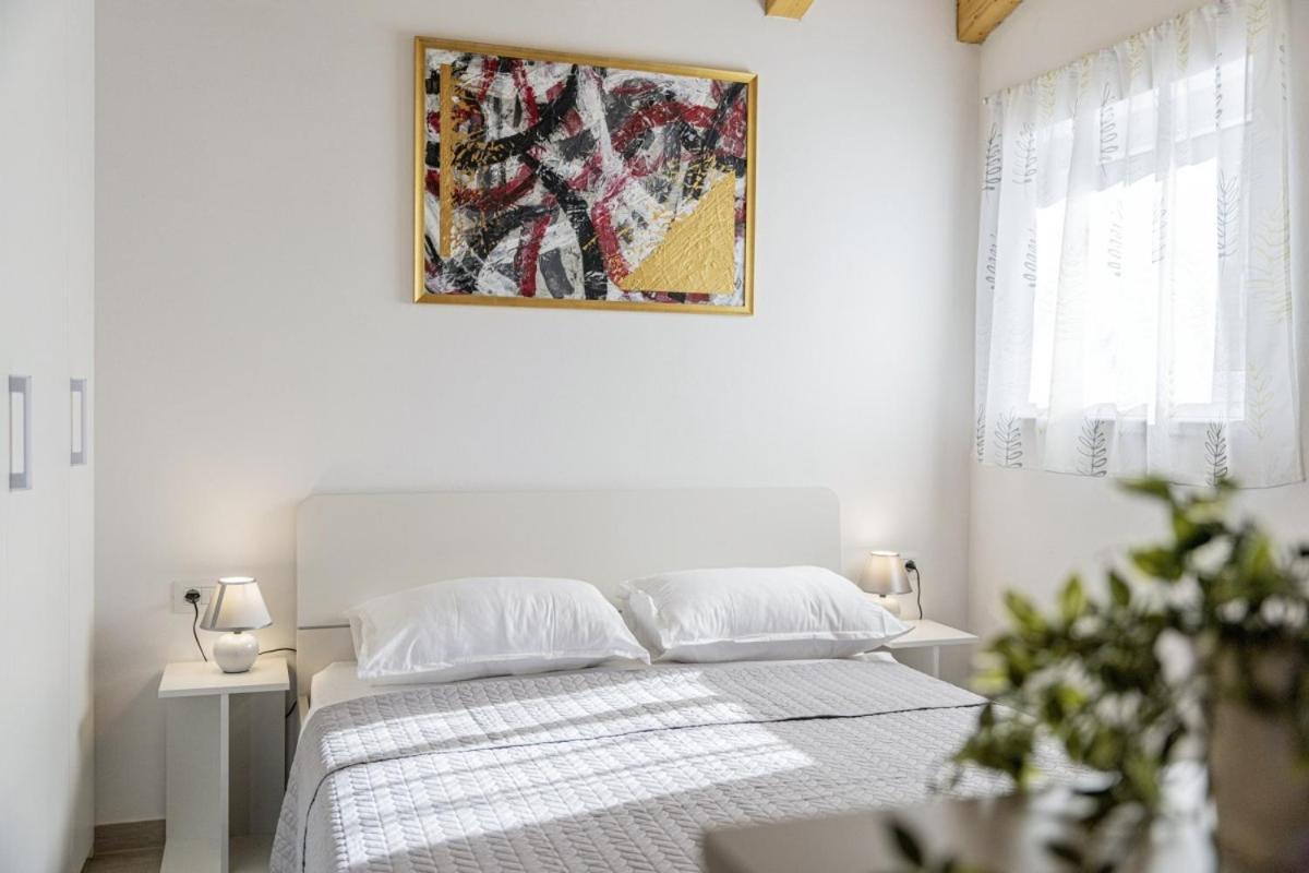 Villa Modean In Pula - Haus Fuer 2-3 Personen Exterior foto